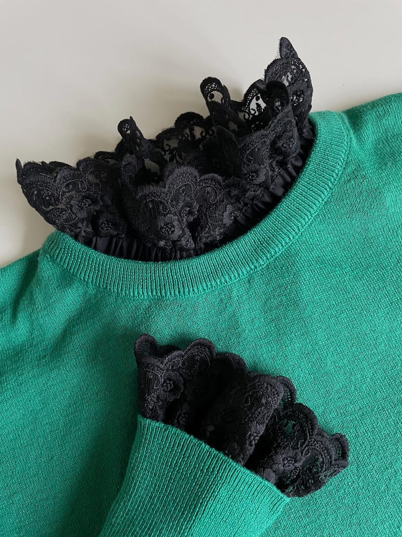 Detachable Victorian collar and matching cuffs in black embroidered lace image 7