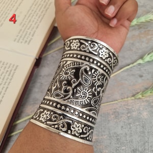 Großer Silber Armreif, breiter Armreif, Statement Silber Armreif, moderner Armreif, verstellbarer Silber Armreif, Handschelle