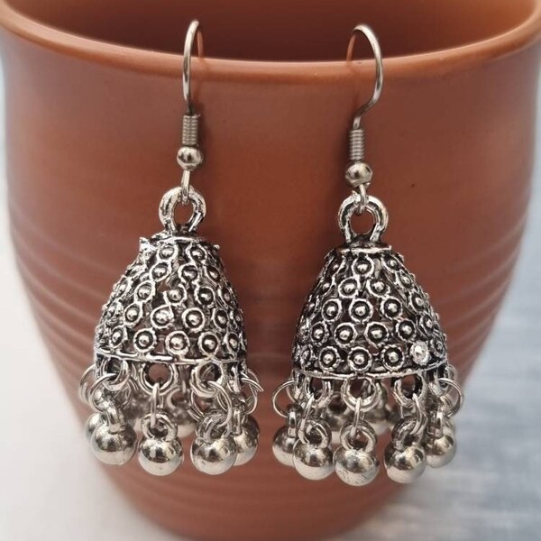 Kleine Silber Jhumka Ohrringe, Silberhaken Jhumka Ohrringe, Indische Jhumki, Antike Jhumka, Zierliche Leichte Jhumki, Kleine Oxidierte Jhumka