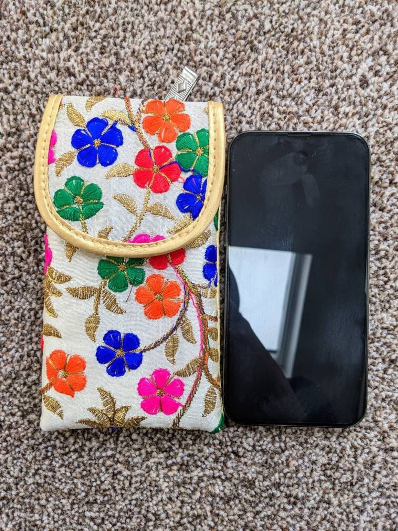 Funda de seda para teléfono móvil con clip para la cintura, bolsa para gafas bordada, bolsa para celular con flores única, funda para iPhone13, bolsa de viaje pequeña imagen 1