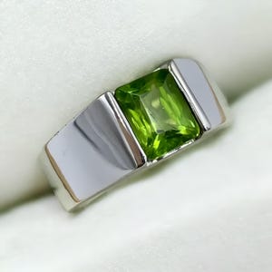 Natural Peridot Ring Unheated Untreated Rich Vived green stone Rings eye clean Peridot Stone bands Natrual Peridot gemstone ring For Mens