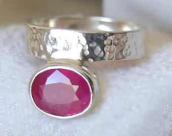 Ruby ring, Womens ruby ring, Silver ring, Ruby Gemstone ring, Engagement ring, Natural ruby ring, Anniversary gift for her, handmade ring