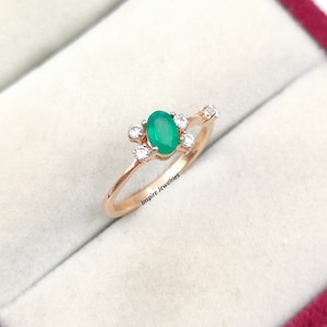 Oval cut green onyx Minimalist Ring, Emerald onyx ring, Butterfly Ring Natural green stone ring, Wedding ring Anniversary ring, Promise ring