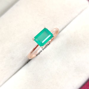 Emerald cut green onyx minimalist ring, Dainty Emerald onyx ring, Natural green stone ring, Promise ring for women, Anniversary ring