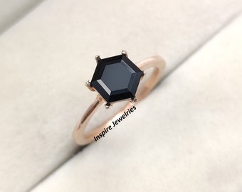 Dainty Natural Black Onyx Ring, Black Onyx minimalist Ring, Hexagon Cut Black Onyx Ring, Proposal ring, Black Diamond Ring, Gift for Her