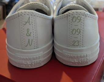 Stickers vinyles personnalisés initiales de chaussures de mariage et date