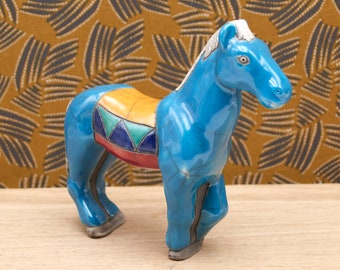 Les chevaux en couleurs - raku peint de style naïf