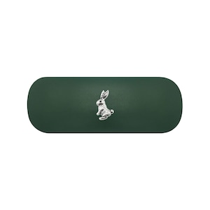 Twarde etui na okulary z królikiem. Etui na okulary z królikiem. Etui na okulary do czytania z motywem dzikiego zwierzęcia. Etui na okulary przeciwsłoneczne z dzikim zającem. Prezent urodzinowy z domku letniskowego.