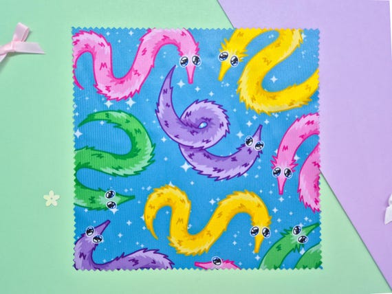 Fuzzy Worm Microfibre Cloth | Lense cleaning cloth, Brillenputztuch, Worm on a String