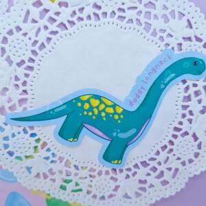Adesivo dinosauro Daddy Longneck | Cancelleria Kawaii, Adesivi divertenti, Adesivi olografici per Bullet Journal, Cancelleria, Brontosauro, Animali lunghi