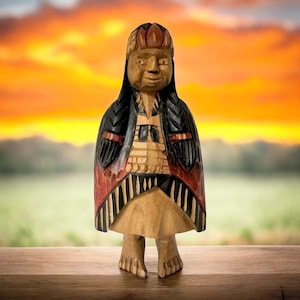 Authentic Hand-Carved & Painted Chilean Wood Sculpture – Mapuche Tribal Leader