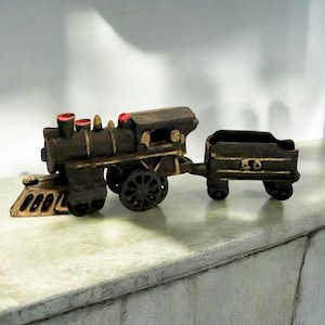 Vtg 1940s Cast Iron Black Steam Engine Train Locomotive & Coal Tender Car Toy