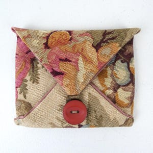 Handgefertigte Upcycled Pink Floral Geschenkkartenhalter Kreditkartenetuis Boho Textilkunst Accessoires Umweltfreundliche kleine Geschenke