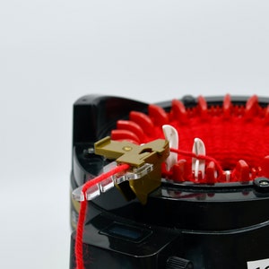 Addi Knitting Tensioner