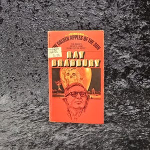The Golden Apples of the Sun by Ray Bradbury - 1970 Vintage sci-fi anthology paperback book