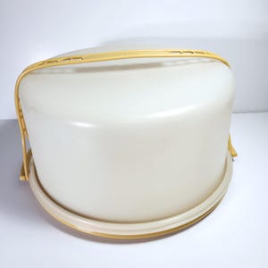 Vintage Tupperware Cake Carrier Round with Handle Harvest Gold Made in Canada