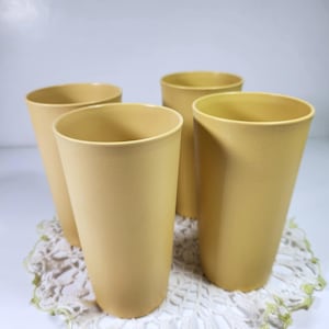 Tupperware Tumblers Tall Cups Set of 4 Drink Glass 8 oz Juice Cups 873 Vintage Canada