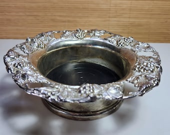 ぶどうモチーフ　ワインコースター ブドウの葉とブドウの模様が描かれたヴィンテージの金属メッキワイン