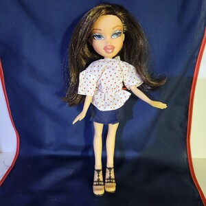 Bratz Dana Doll 2001 Long Brown Straight Hair Blue Eyes Blue  display picture 3