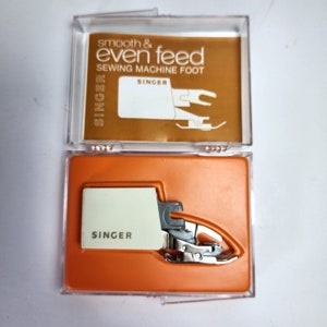 Singer Smooth and Even Feed Sewing Machine Foot C-400 Model Original Case