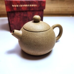 Tetera Jin Chen Yixing Zisha de arcilla púrpura, hecha a mano en estudio de cerámica artística, en caja.