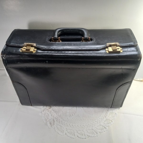 Vintage Heavy Leather Large Black Doctor Bag/Briefcase Latches Work, No Key