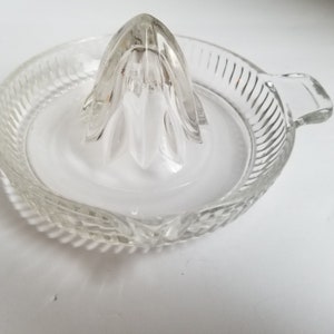 Vintage Clear Ribbed Glass Citrus Juicer Reamer - 6&quot; x 5.5&quot;