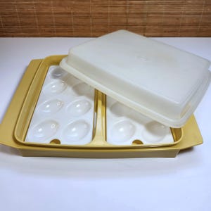Vintage Tupperware Deviled Egg Keeper Carrier 723 Lid 722 Trays 665 Harvest Gold
