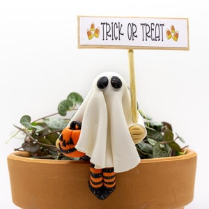 Ghost Potsitter- Flower Pot Sitter-House Warming Gift - Flower Pot Ghost - Sits on Edge of Flower Pot- Flower Pot Decoration -Trick or Treat