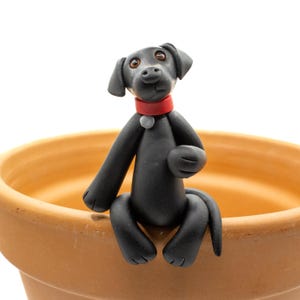 Black Lab Pot Sitter, Dog Figurine, Labrador Retriever, Black Lab Pot Hugger, Plant Pot Pal, Dog Lover Gift, Black Lab Lover Gift afbeelding 6