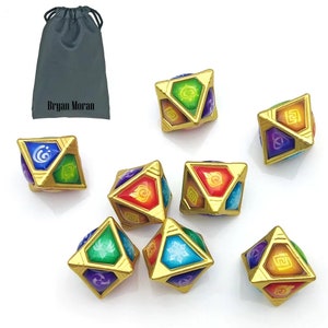 Genius Invokation Tcg Würfelset, 8 Stück handgefertigte rhombische solide polyedrische Würfel Set mit 7 Elementarwürfeln & 1Omni Element für Genshin Kartenspiel