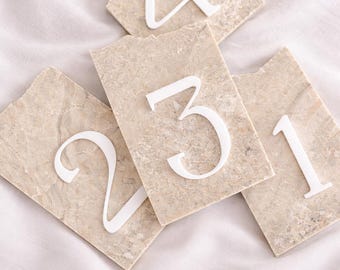 Numeri da tavolo in marmo 3D / Segnaletica unica per matrimoni / Decorazioni personalizzate a strati / Numeri da tavolo / Decorazioni per la tavola / Effetto travertino