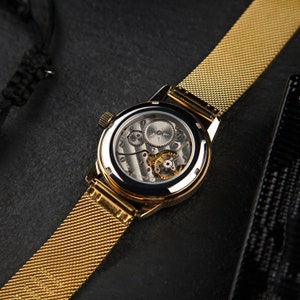 Orologio dell'amicizia cinese, orologio da polso da uomo vintage molto raro Pobeda degli anni '90, orologio meccanico, regalo per gli uomini, regalo per gli amici, orologio beige immagine 2