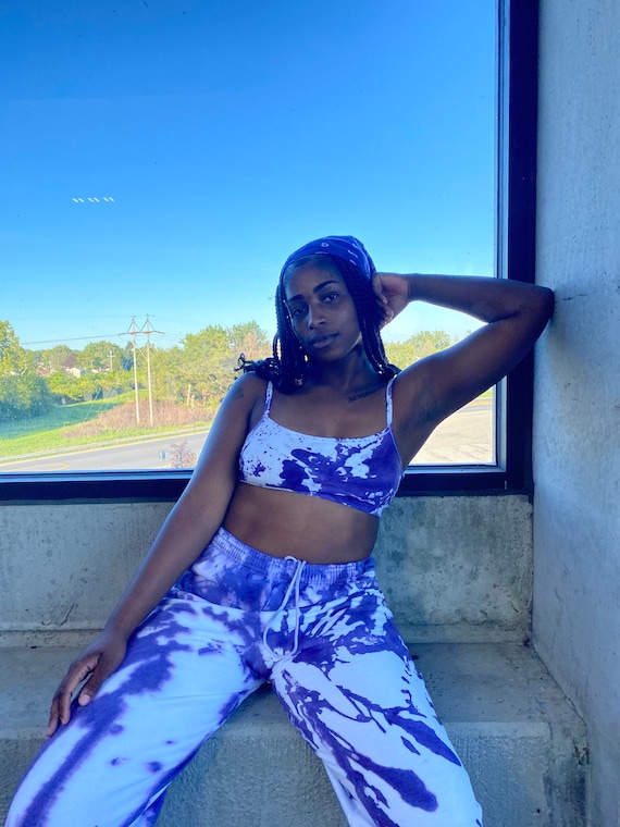 Tie dye crop top and sweatpants hotsell