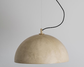 Grande lampada a sospensione in cemento. Illuminazione moderna e unica. Stile lampada a cupola. 100% artigianale. Diverse misure. Lampada beige.