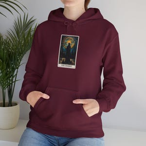 La carta del Tarot Hermit con sudadera con capucha para amantes del tarot y amantes de los gatos por igual