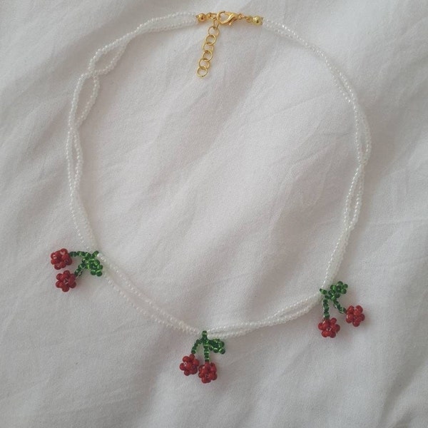 Collier en cerises en perles de rocaille, idéal pour l'été, summer necklace, beaded fruit necklace