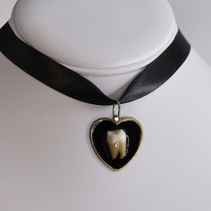 Romantic Idealism Ribbon Choker