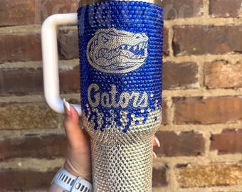 Vaso Stanley personalizado de 40 oz con diamantes de imitación. Las fotos son solo de referencia.