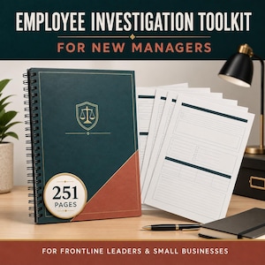 Könnte beinhalten: Ein spiralgebundenes Employee Investigation Toolkit for New Managers Notizbuch mit dunkelgrünem Einband, goldenem Waage-Symbol und einem runden Aufkleber mit der Aufschrift 251 pages. Enthält lose weiße Blätter mit Linien und Kästchen.