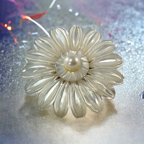 Vintage Mother of Pearl & Pearl Center Flower Bro… - image 1