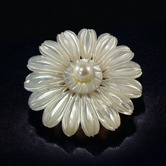 Vintage Mother of Pearl & Pearl Center Flower Bro… - image 5