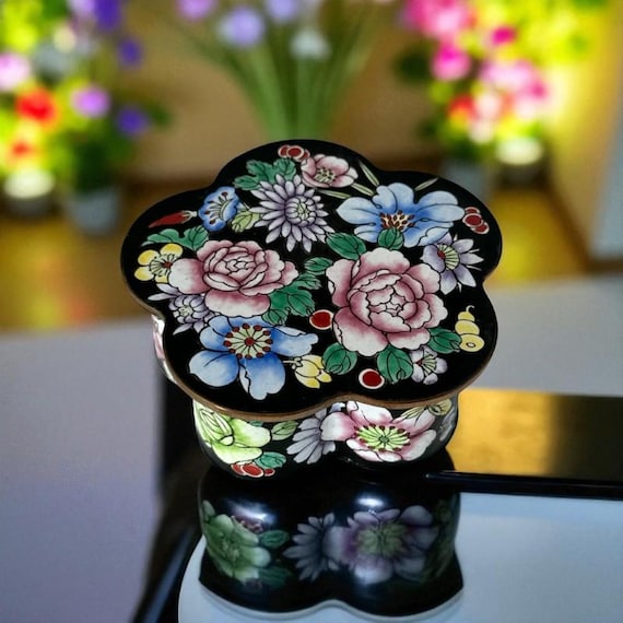 Vintage Mille Fleurs Enamel Trinket Box – Seymour Mann Flower Box