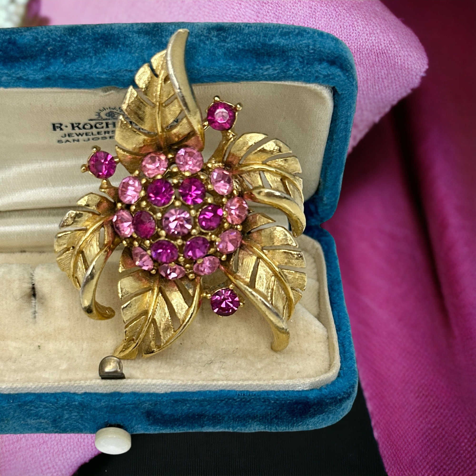 Vintage Lisner Oversized Pink Floral Brooch display picture 2