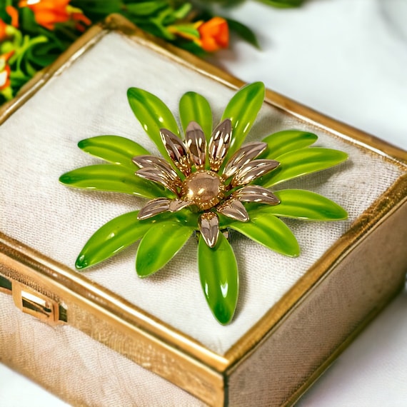 Vintage Sarah Coventry Green Enamel Flower Large … - image 2