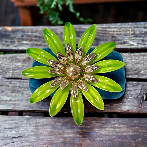Vintage Sarah Coventry Green Enamel Flower Large … - image 5