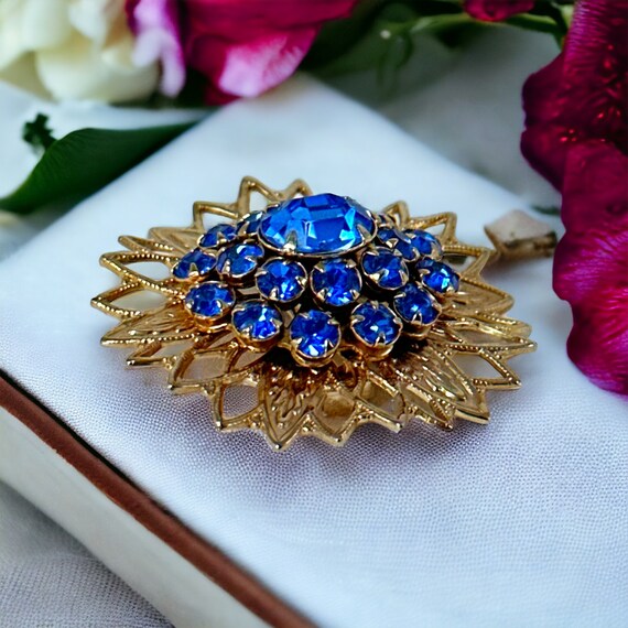 Vintage Sparkling Blue Rhinestones Filigree Flora… - image 4