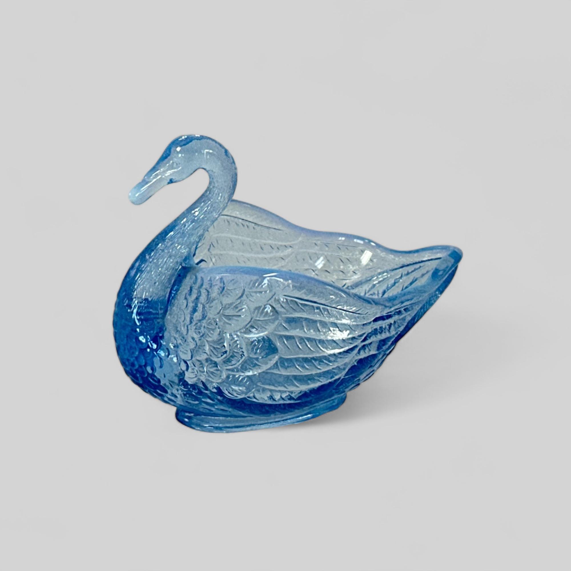 Fenton フェントン社 オパールセントガラスの小鳥（サイン入り） ヴィンテージ フェントン ブルー オパールセント スワン 小物入れ