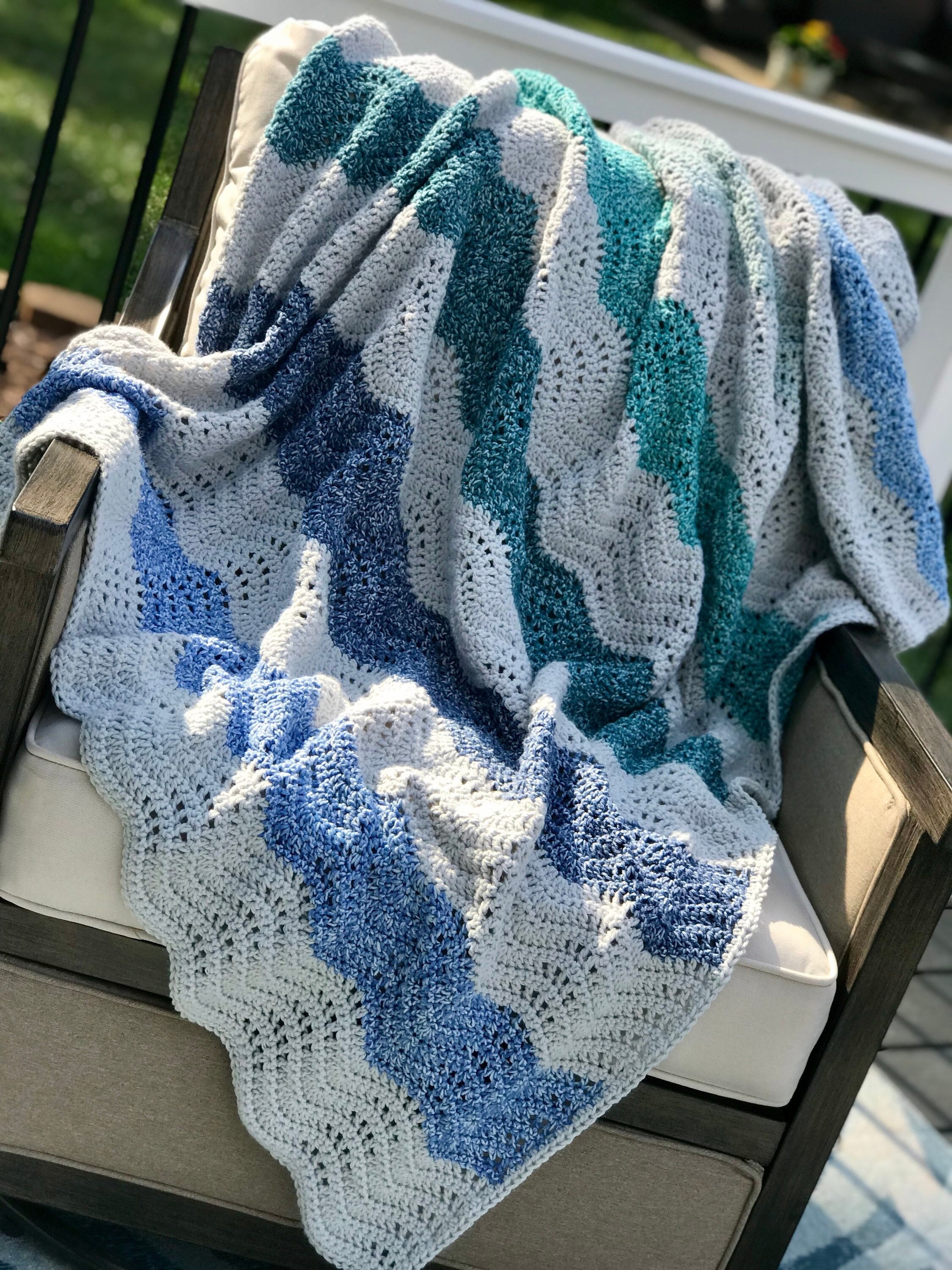 Beach Cottage Throw / Easy Crochet Pattern / PDF DIGITAL DOWNLOAD / Crochet throw, ripple stitch crochet blanket, beach blanket, easy throw