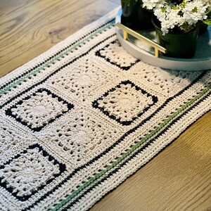 Patroon tafelloper gehaakt | DIGITALE DOWNLOAD pdf | Boho-geïnspireerde vierkanten met textuur, eenvoudig haken, franje, woondecoratie afbeelding 2